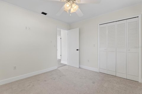 House in Altamonte Springs, Florida 4 bedrooms, 171.78 sq.m. № 2305954 - photo 26