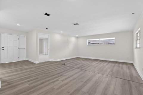 House in Altamonte Springs, Florida 4 bedrooms, 171.78 sq.m. № 2305954 - photo 13
