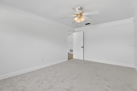 House in Altamonte Springs, Florida 4 bedrooms, 171.78 sq.m. № 2305954 - photo 29