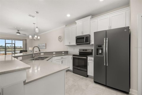 House in Winter Haven, Florida 2 bedrooms, 128.67 sq.m. № 1630651 - photo 9
