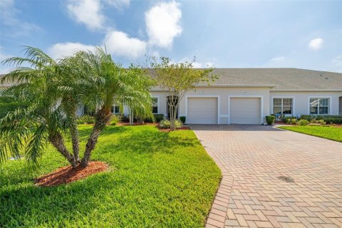 House in Winter Haven, Florida 2 bedrooms, 128.67 sq.m. № 1630651 - photo 3