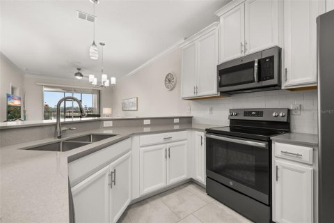 House in Winter Haven, Florida 2 bedrooms, 128.67 sq.m. № 1630651 - photo 8