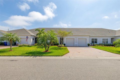 House in Winter Haven, Florida 2 bedrooms, 128.67 sq.m. № 1630651 - photo 5