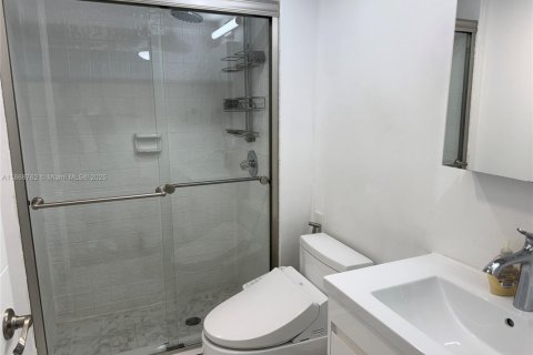 Condominio en alquiler en Miami Beach, Florida, 2 dormitorios, 95.78 m2 № 1896726 - foto 8