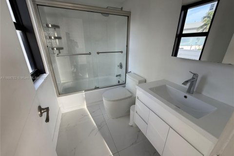 Condominio en alquiler en Miami Beach, Florida, 2 dormitorios, 95.78 m2 № 1896726 - foto 16
