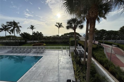 Condominio en alquiler en Miami Beach, Florida, 2 dormitorios, 95.78 m2 № 1896726 - foto 21