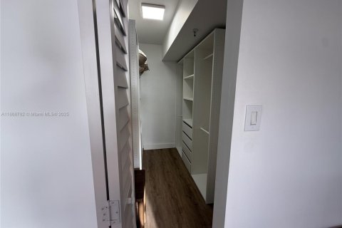 Condominio en alquiler en Miami Beach, Florida, 2 dormitorios, 95.78 m2 № 1896726 - foto 15