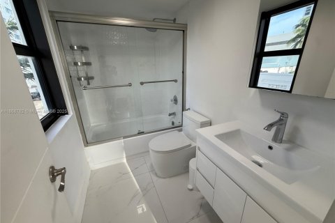 Condominio en alquiler en Miami Beach, Florida, 2 dormitorios, 95.78 m2 № 1896726 - foto 18
