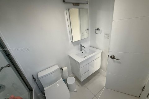 Condominio en alquiler en Miami Beach, Florida, 2 dormitorios, 95.78 m2 № 1896726 - foto 17