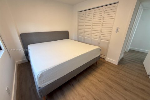 Condominio en alquiler en Miami Beach, Florida, 2 dormitorios, 95.78 m2 № 1896726 - foto 12