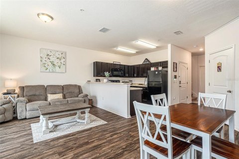 Adosado en venta en New Port Richey, Florida, 3 dormitorios, 153.47 m2 № 1793196 - foto 9
