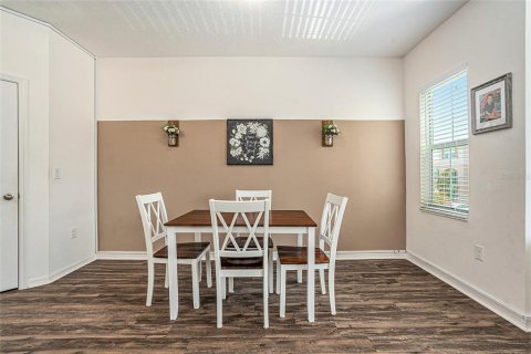 Adosado en venta en New Port Richey, Florida, 3 dormitorios, 153.47 m2 № 1793196 - foto 7