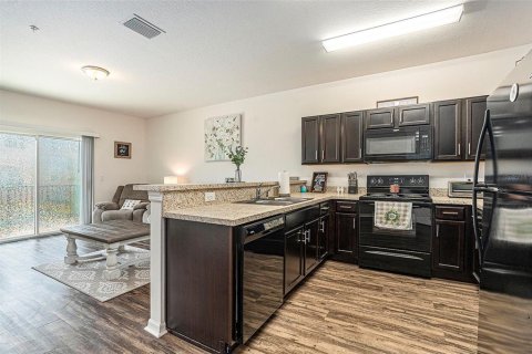 Adosado en venta en New Port Richey, Florida, 3 dormitorios, 153.47 m2 № 1793196 - foto 11