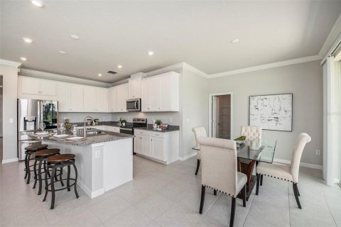 House in Lutz, Florida 5 bedrooms, 285.95 sq.m. № 2278033 - photo 15