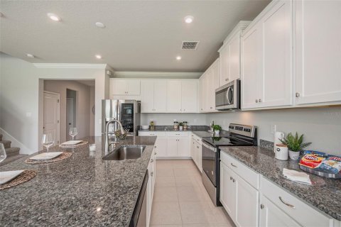 House in Lutz, Florida 5 bedrooms, 285.95 sq.m. № 2278033 - photo 18