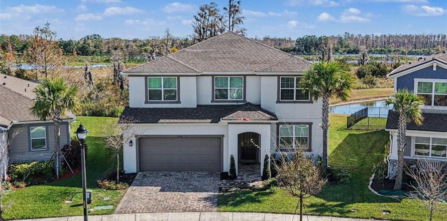 House in Lutz, Florida 5 bedrooms, 285.95 sq.m. № 2278033