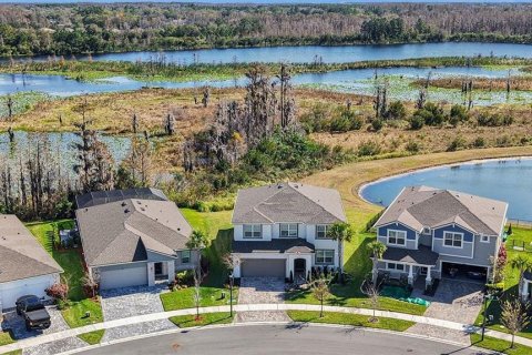 House in Lutz, Florida 5 bedrooms, 285.95 sq.m. № 2278033 - photo 2