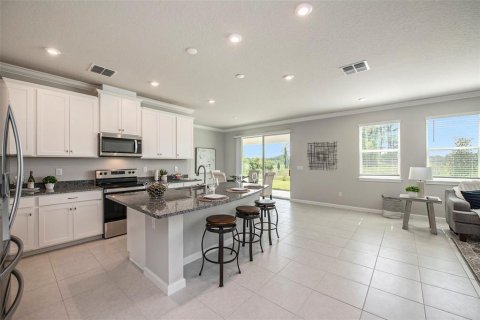 House in Lutz, Florida 5 bedrooms, 285.95 sq.m. № 2278033 - photo 16
