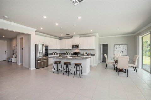 House in Lutz, Florida 5 bedrooms, 285.95 sq.m. № 2278033 - photo 17