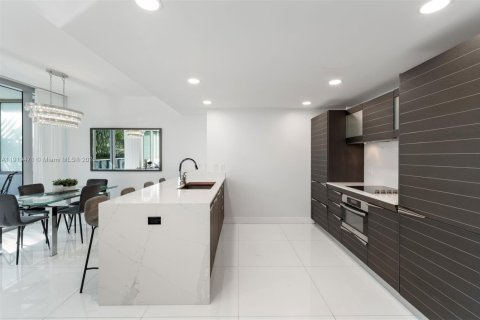 Купить кондоминиум в Майами, Флорида 2 спальни, 132.85м2, № 2034943 - фото 3