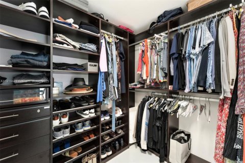 Купить кондоминиум в Майами, Флорида 2 спальни, 132.85м2, № 2034943 - фото 15