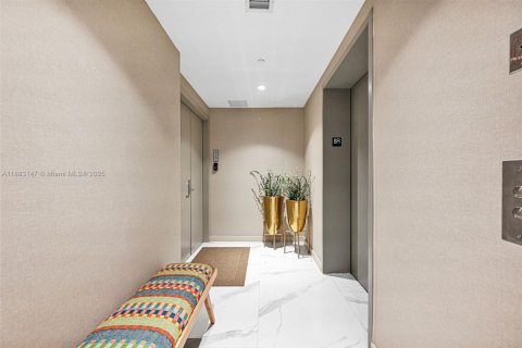 Copropriété à louer à Miami, Floride: 3 chambres, 187.48 m2 № 1946802 - photo 27