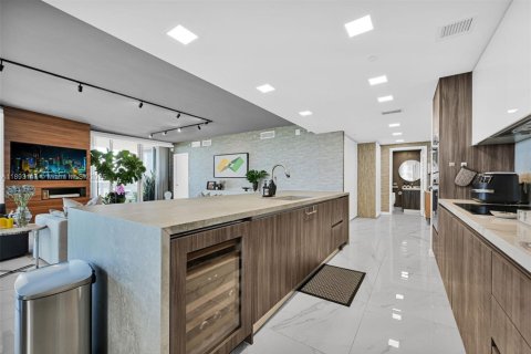 Copropriété à louer à Miami, Floride: 3 chambres, 187.48 m2 № 1946802 - photo 5