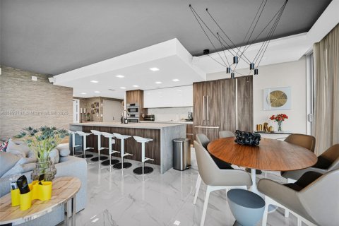 Copropriété à louer à Miami, Floride: 3 chambres, 187.48 m2 № 1946802 - photo 6
