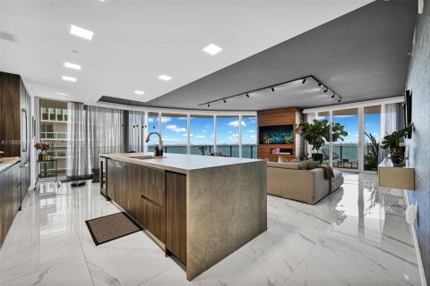 Copropriété à louer à Miami, Floride: 3 chambres, 187.48 m2 № 1946802 - photo 3