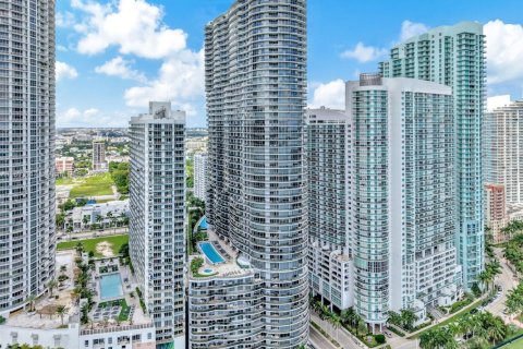 Copropriété à louer à Miami, Floride: 3 chambres, 187.48 m2 № 1946802 - photo 28