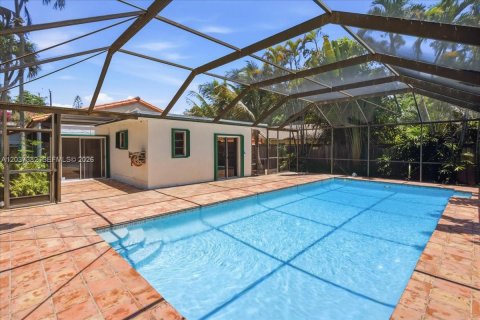 House in Miami, Florida 3 bedrooms, 147.25 sq.m. № 2150415 - photo 20