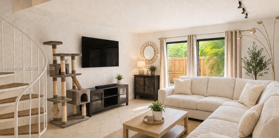Townhouse in Miami, Florida 2 bedrooms, 96.62 sq.m. № 2076175
