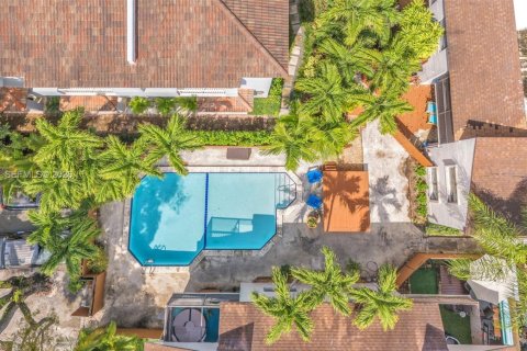 Townhouse in Miami, Florida 2 bedrooms, 96.62 sq.m. № 2076175 - photo 16