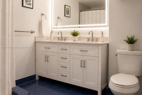 Townhouse in Miami, Florida 2 bedrooms, 96.62 sq.m. № 2076175 - photo 10