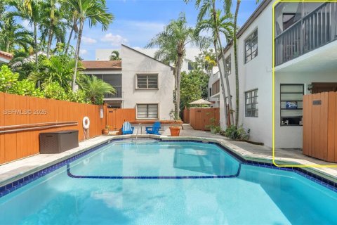 Townhouse in Miami, Florida 2 bedrooms, 96.62 sq.m. № 2076175 - photo 13