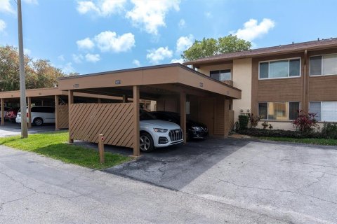 Condo in New Port Richey, Florida, 2 bedrooms  № 1612689 - photo 4