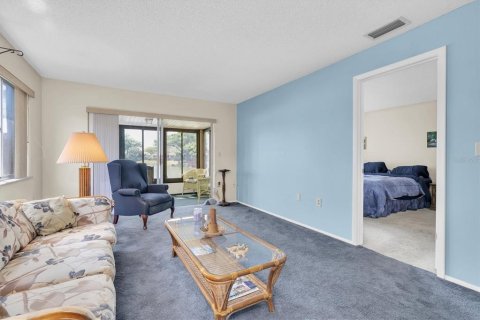 Condo in New Port Richey, Florida, 2 bedrooms  № 1612689 - photo 10
