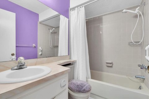Condo in New Port Richey, Florida, 2 bedrooms  № 1612689 - photo 26