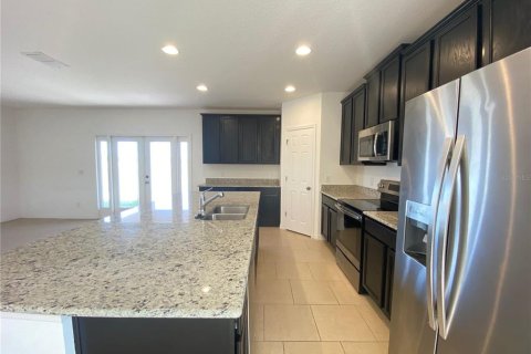 Villa ou maison à louer à Davenport, Floride: 4 chambres, 275.08 m2 № 2388592 - photo 4