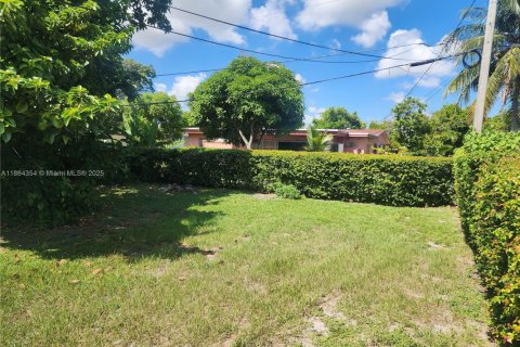 Villa ou maison à louer à Miami Gardens, Floride: 3 chambres, 123.84 m2 № 2154363 - photo 8