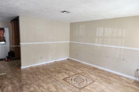 Villa ou maison à louer à Miami Gardens, Floride: 3 chambres, 123.84 m2 № 2154363 - photo 7