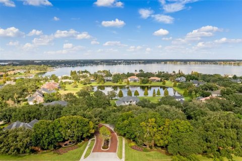 House in Winter Haven, Florida 3 bedrooms, 240.71 sq.m. № 1913367 - photo 2