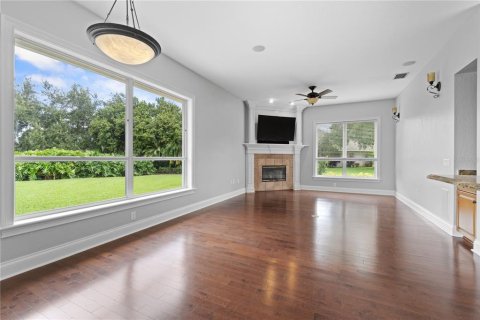 House in Winter Haven, Florida 3 bedrooms, 240.71 sq.m. № 1913367 - photo 23