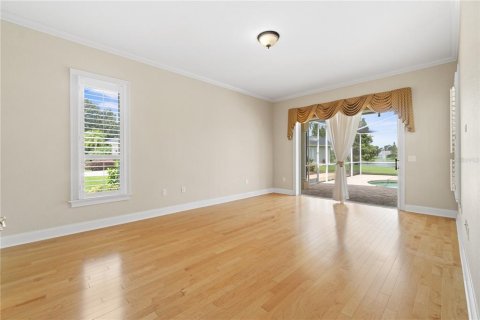 House in Winter Haven, Florida 3 bedrooms, 240.71 sq.m. № 1913367 - photo 26