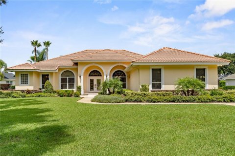 House in Winter Haven, Florida 3 bedrooms, 240.71 sq.m. № 1913367 - photo 9