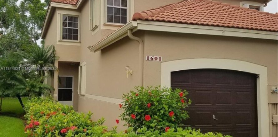 Townhouse in Weston, Florida 3 bedrooms, 135.27 sq.m. № 1878750