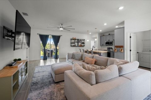 House in Ocala, Florida 4 bedrooms, 155.15 sq.m. № 2342469 - photo 11