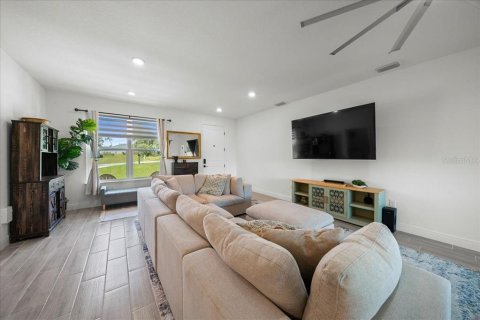 House in Ocala, Florida 4 bedrooms, 155.15 sq.m. № 2342469 - photo 13