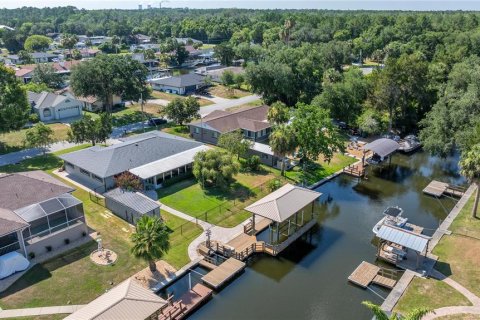 Снять в аренду виллу или дом в Кристал-Ривер, Флорида 8 комнат, 144.18м2, № 1531224 - фото 3