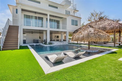 House in Anna Maria, Florida 6 bedrooms, 343.27 sq.m. № 1876233 - photo 16